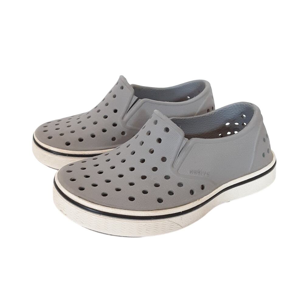 Native Miles Kids 7 Water Shoes Gray White Slip On Sneakers Back to School Play
